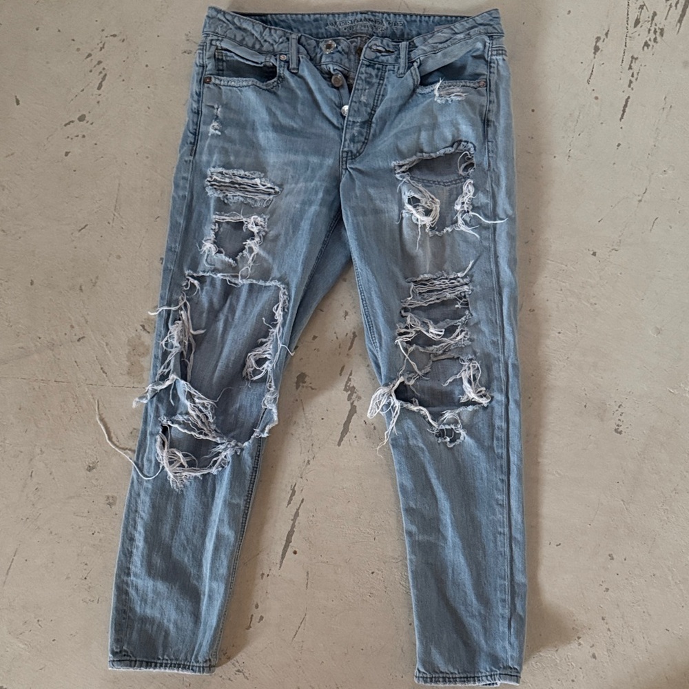 American Eagle Outfitters Light Blue Distressed Boyfriend Jeans